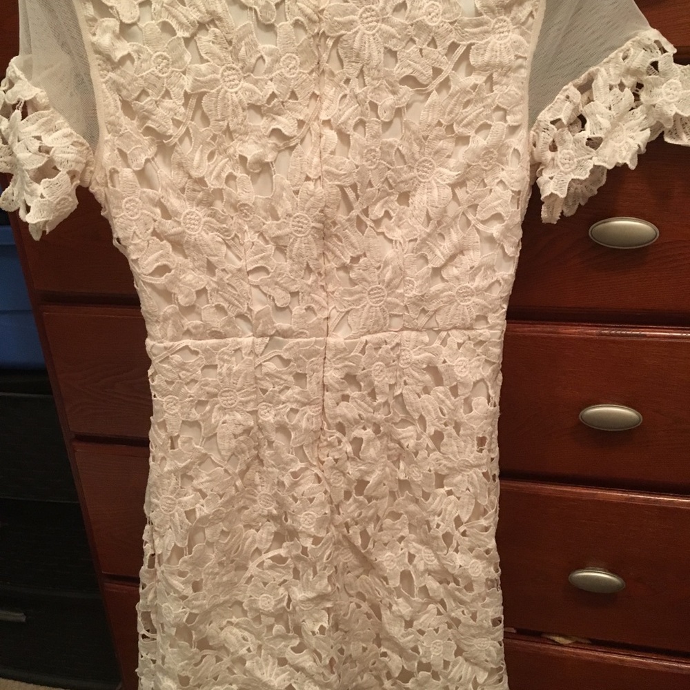 Lace Dress - Picture 3 of 6